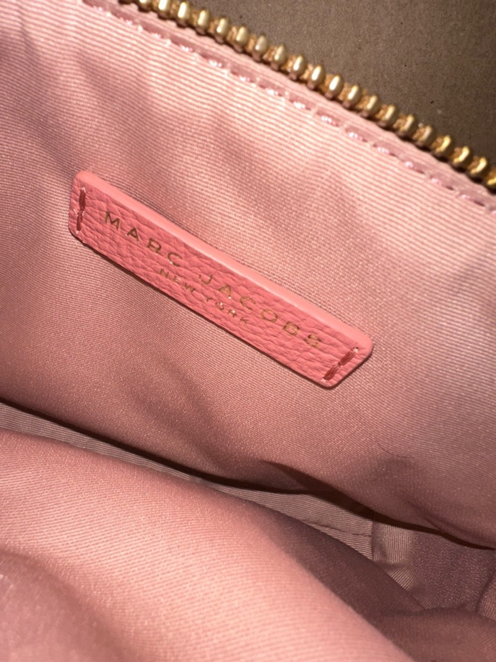 Marc Jacobs Coral Pink Leather Crossbody with Tan Strap - Picture 5 of 7